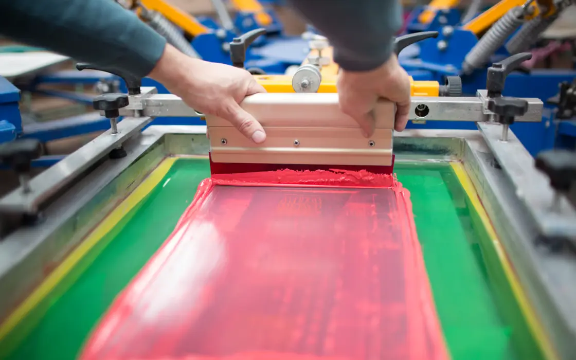 Screen printing a bold graphic on a heavyweight streetwear T-shirt